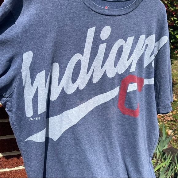 Cleveland Indians T Shirt - Picture 2 of 6
